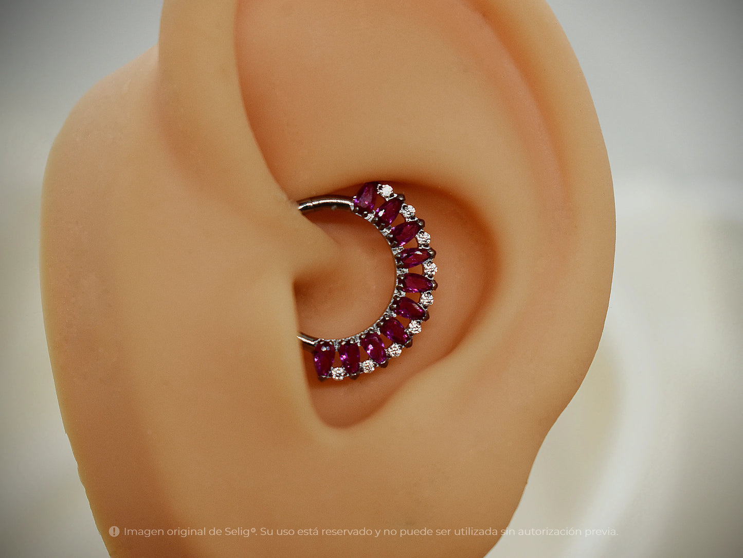 Piercing Cadis Fucsia - Septum / Daith