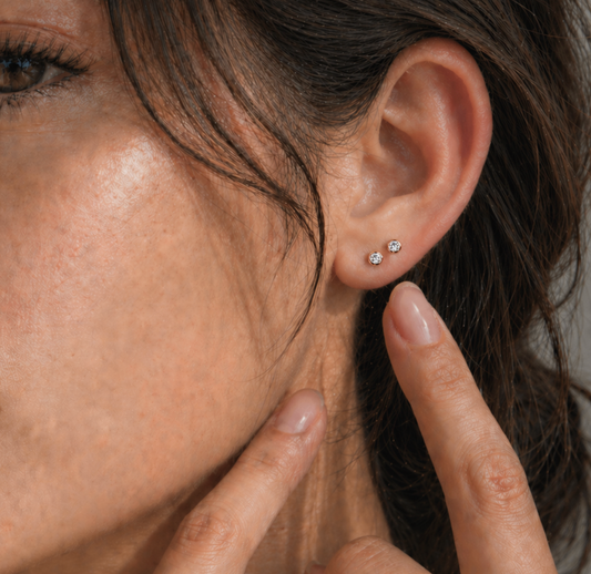 Circón 4mm - Oro 18k