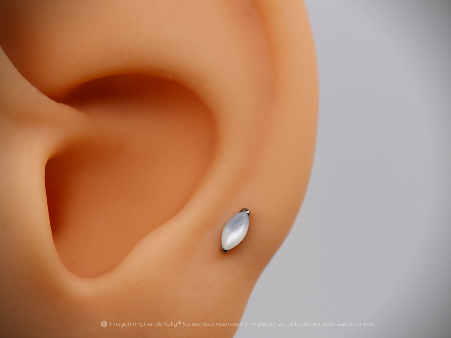Piercing goti stone - Ear