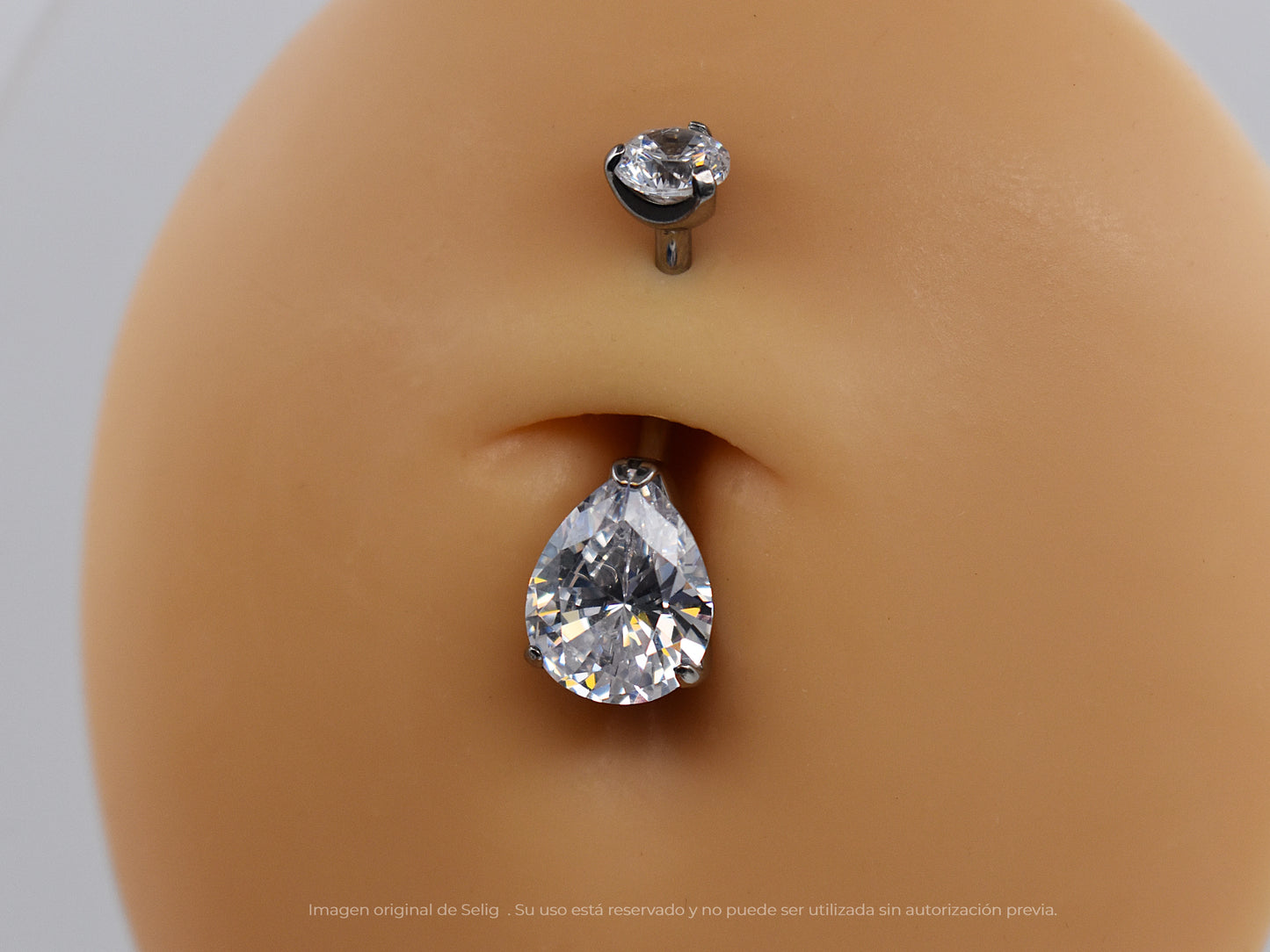 Navel Cruze