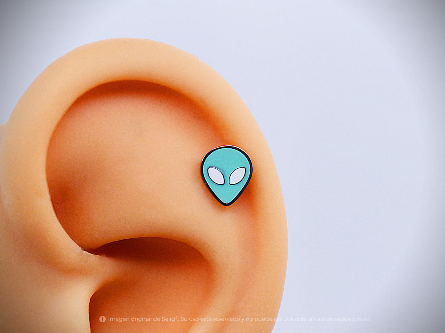 Piercing Ovni - Ear