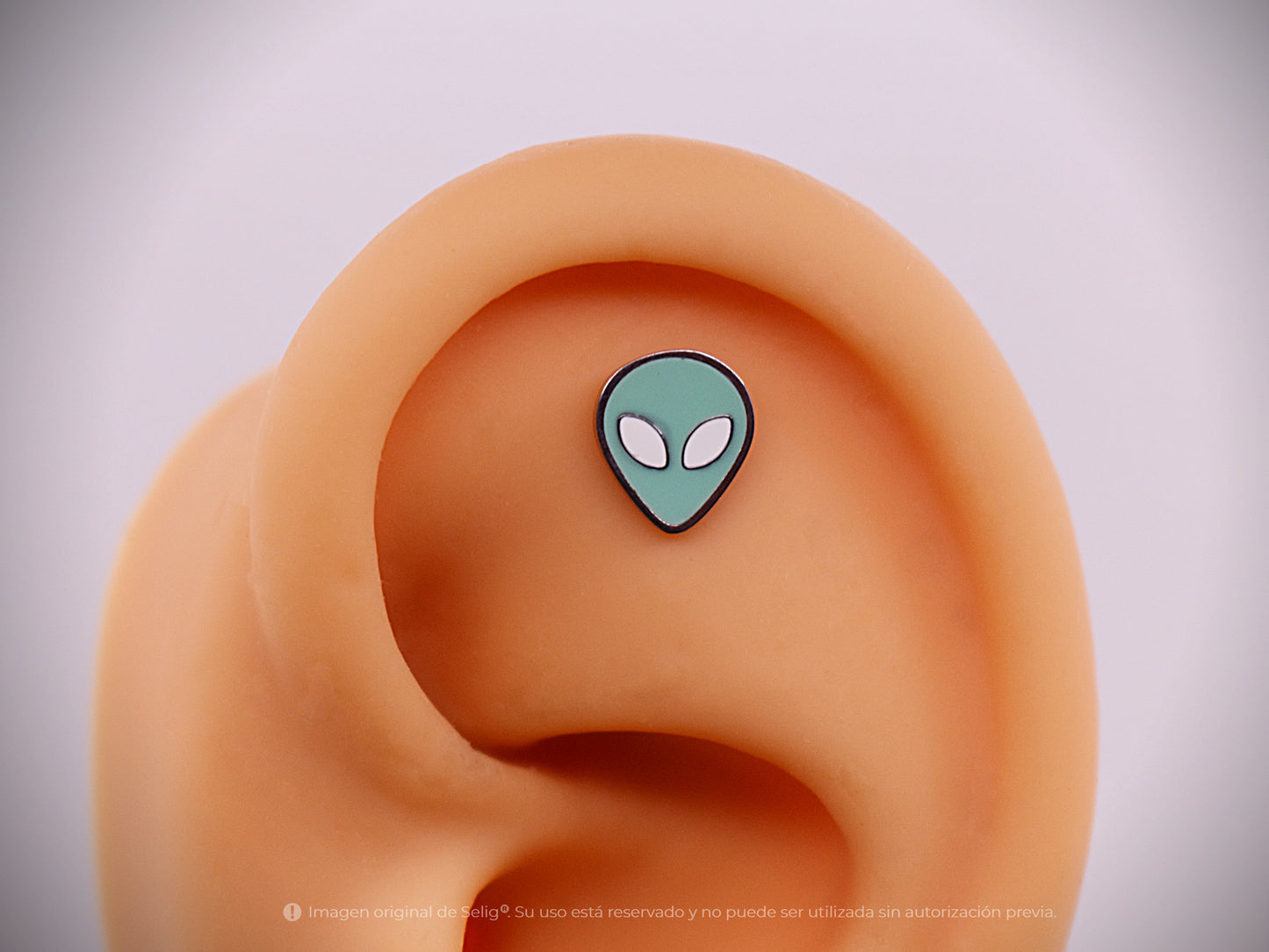 Piercing Ovni - Ear