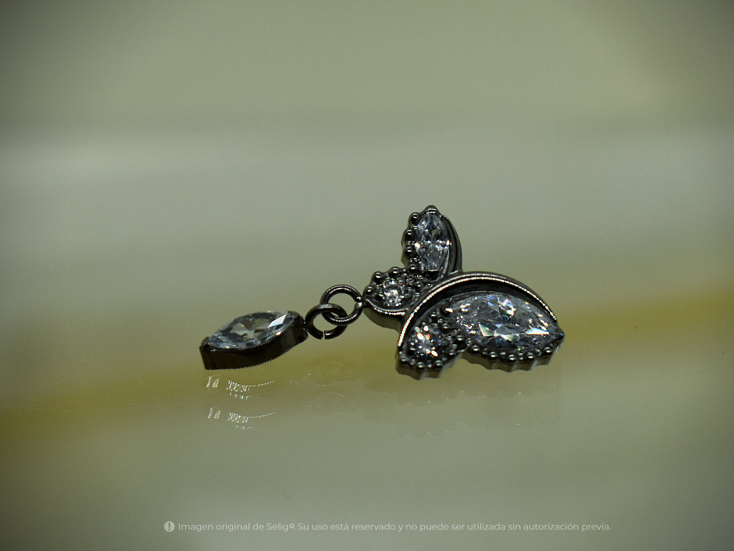 Piercing Butterfly - Helix/Flat
