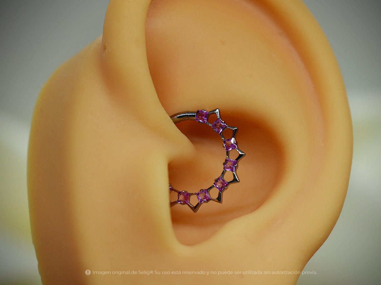 Piercing Hira Fucsia  - Septum/Daith