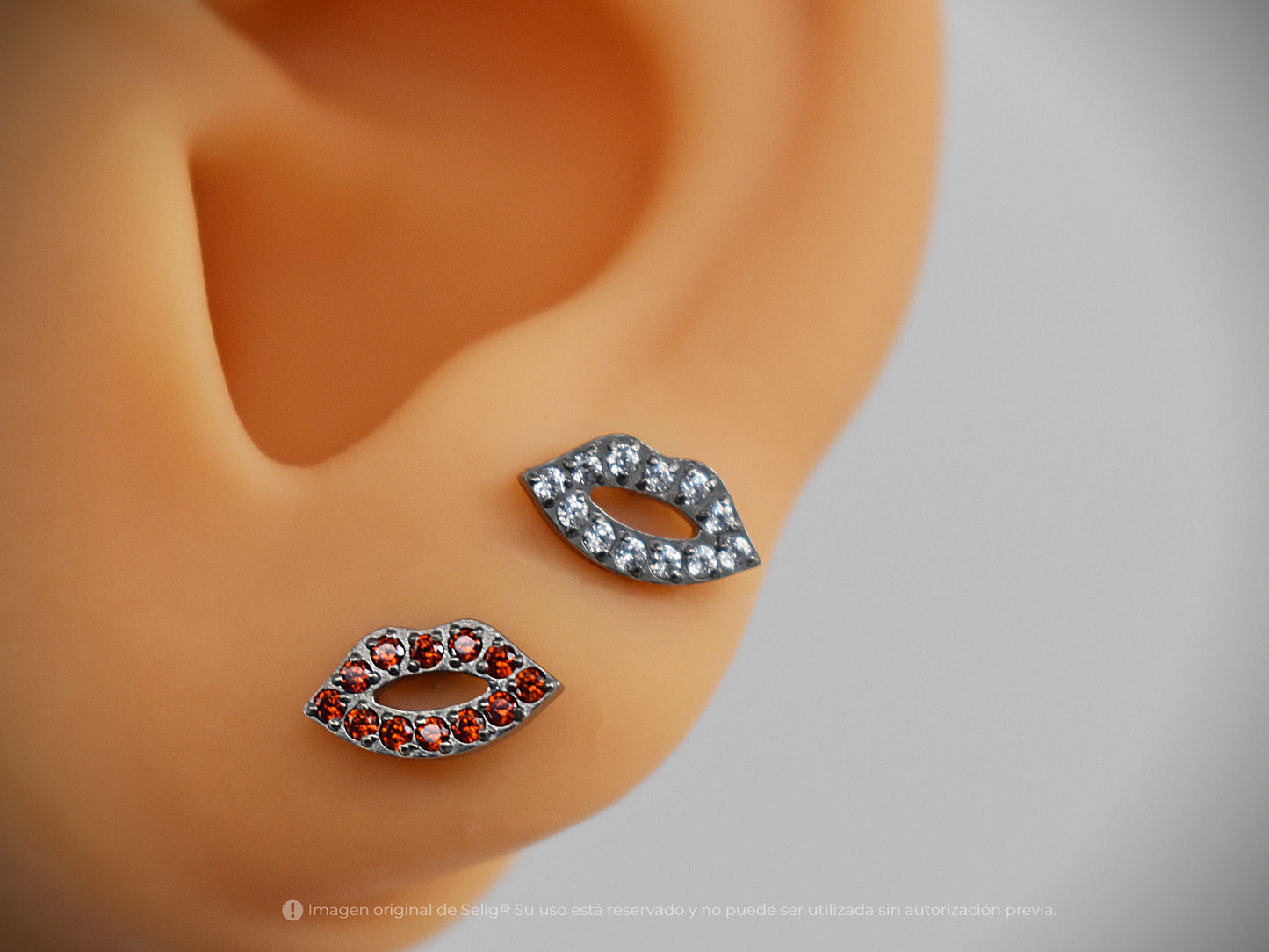 Piercing Lips - Ear