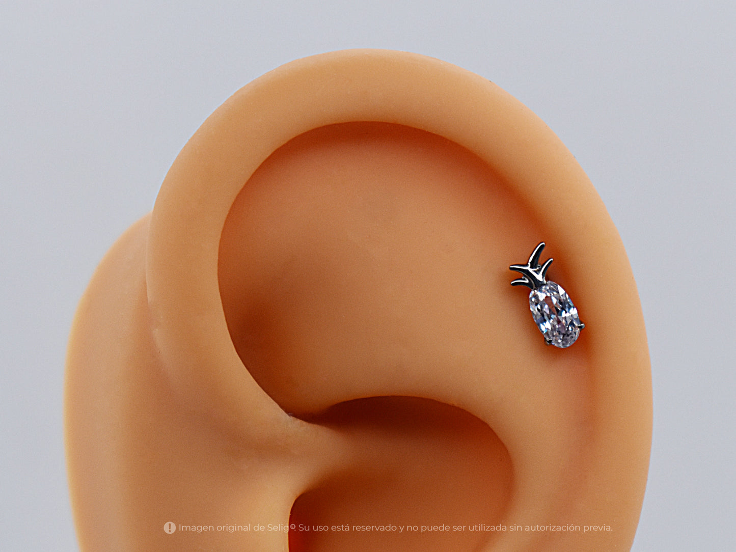 Piercing Piña - Ear