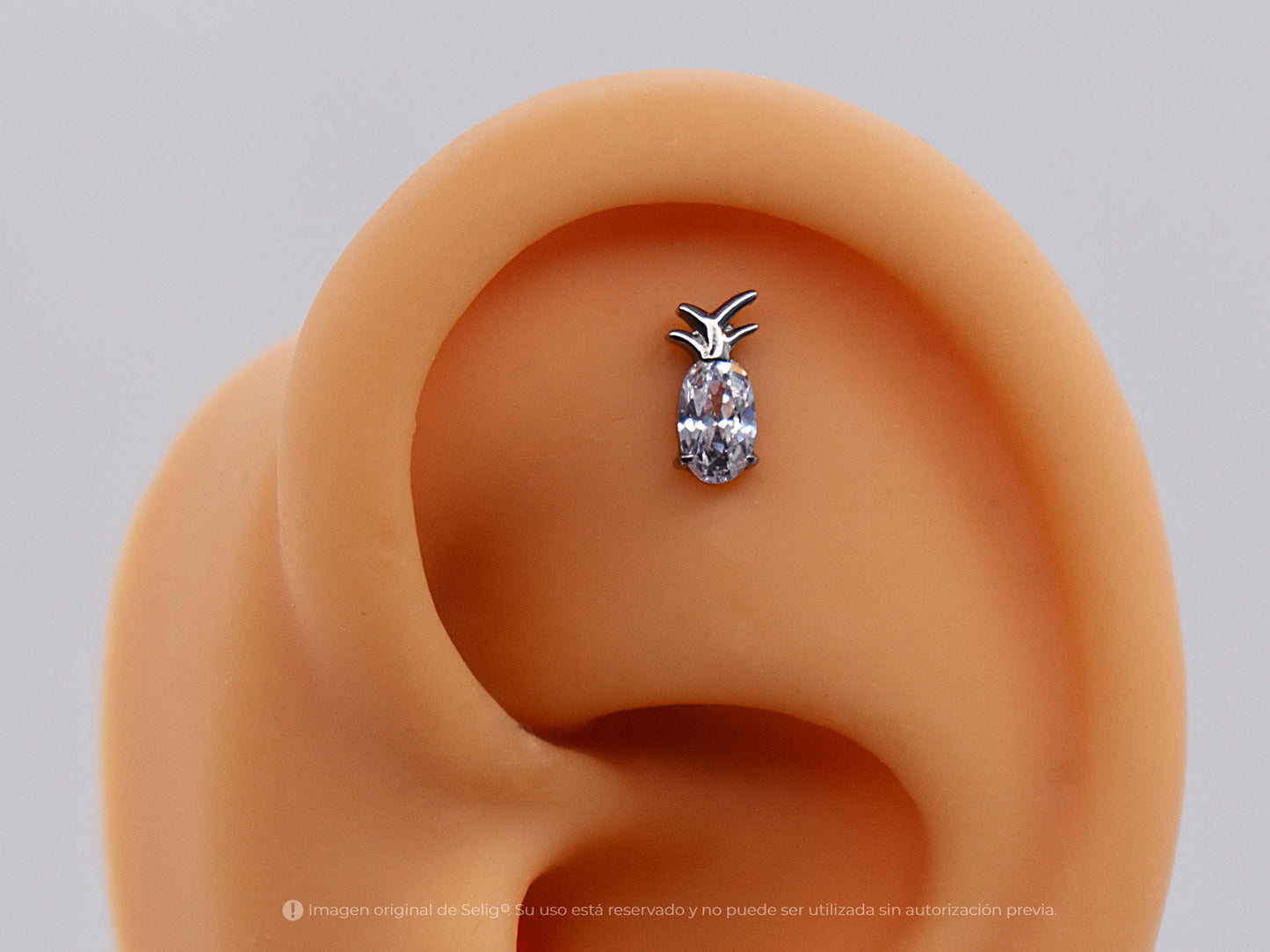 Piercing Piña - Ear
