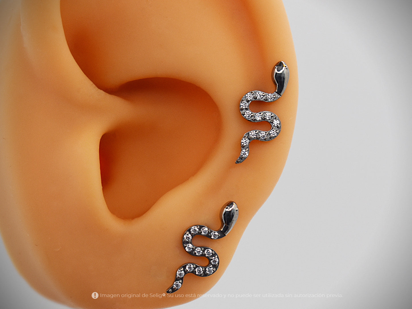 Piercing Serpiente S2 - Ear