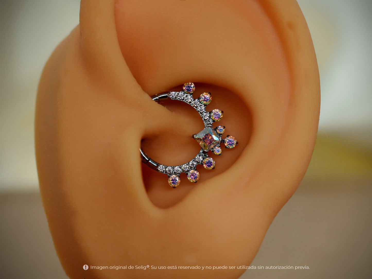 Piercing Tangle - Septum / Daith