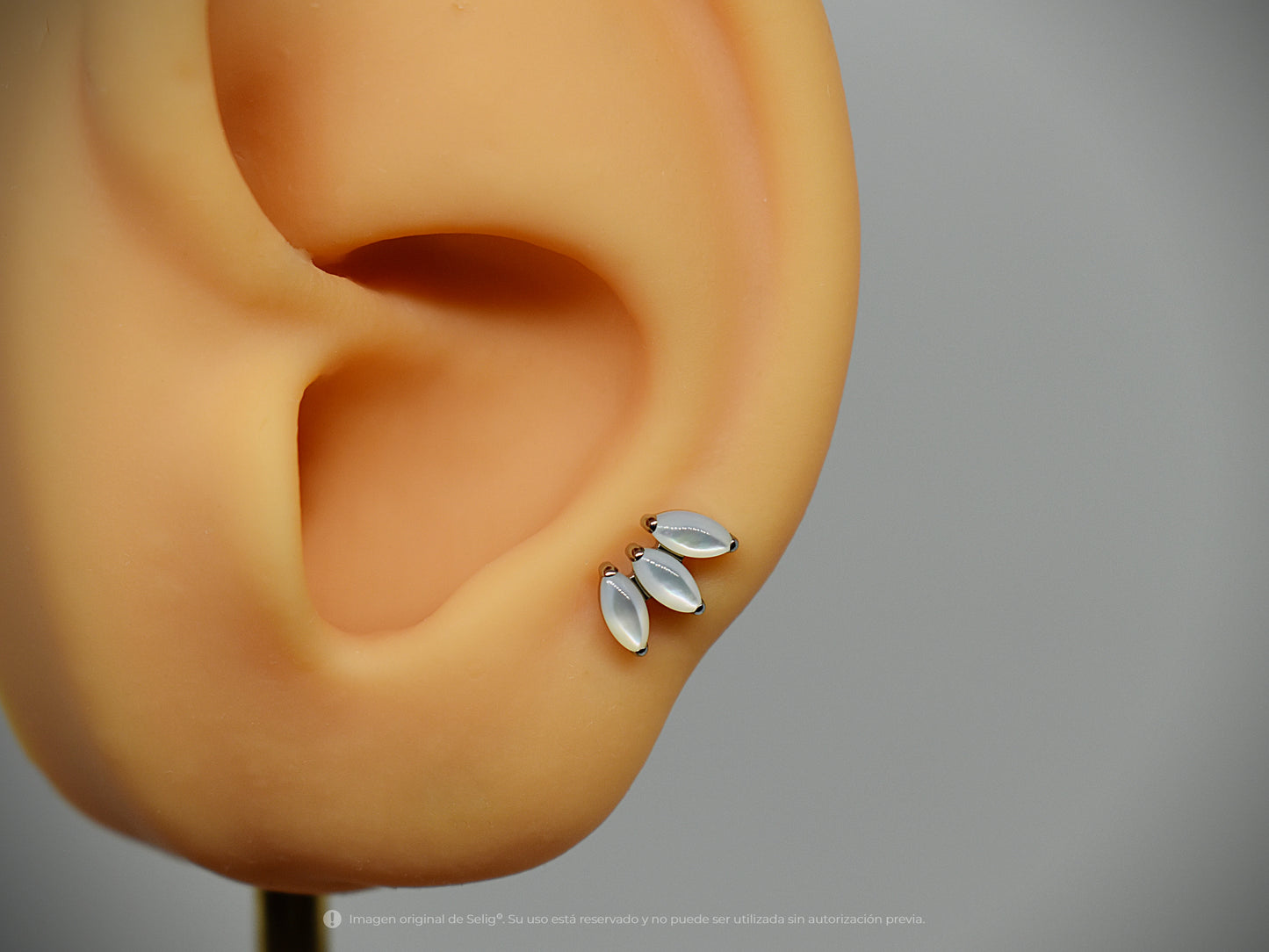 Piercing Stone - Ear